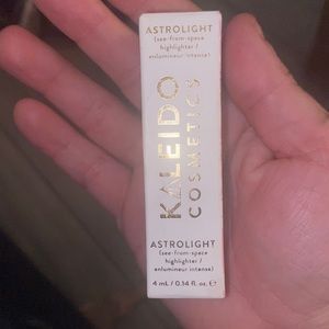 Kaleido Cosmetics highlighter